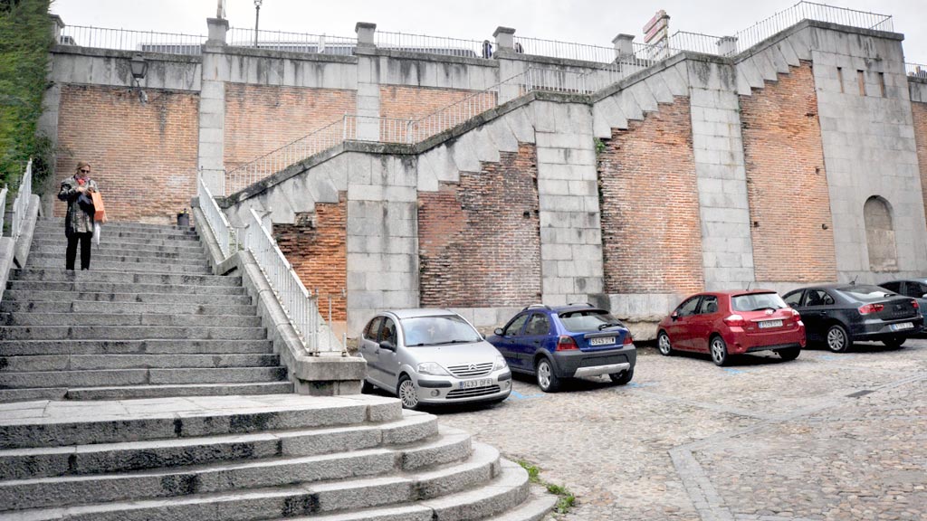 07-1kama_Calle-Gascos-Escaleras_KAM4015