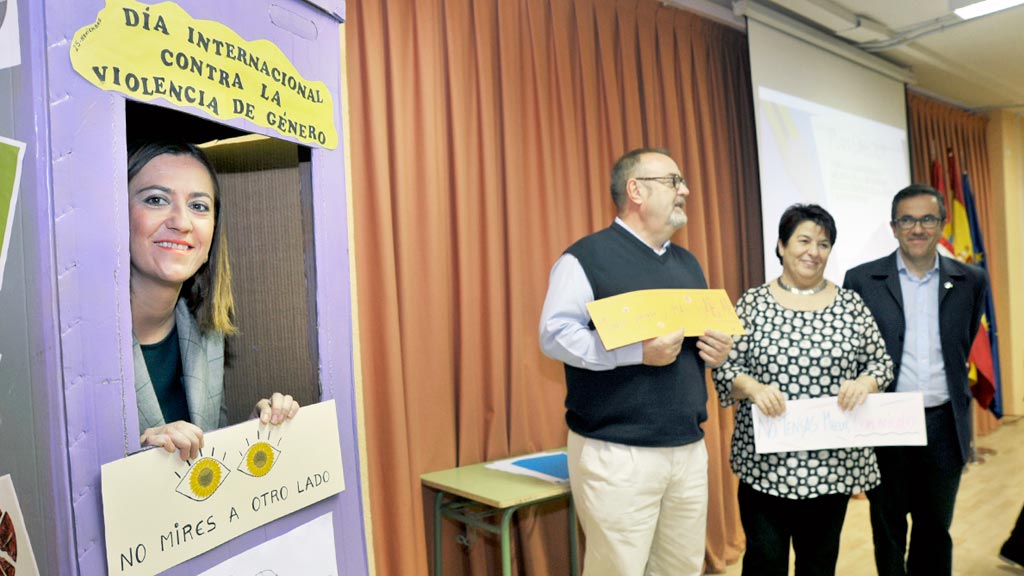 09-1kama_IES-Giner-Rios-Presentacion-Plan-Director-Convivencia_KAM7105