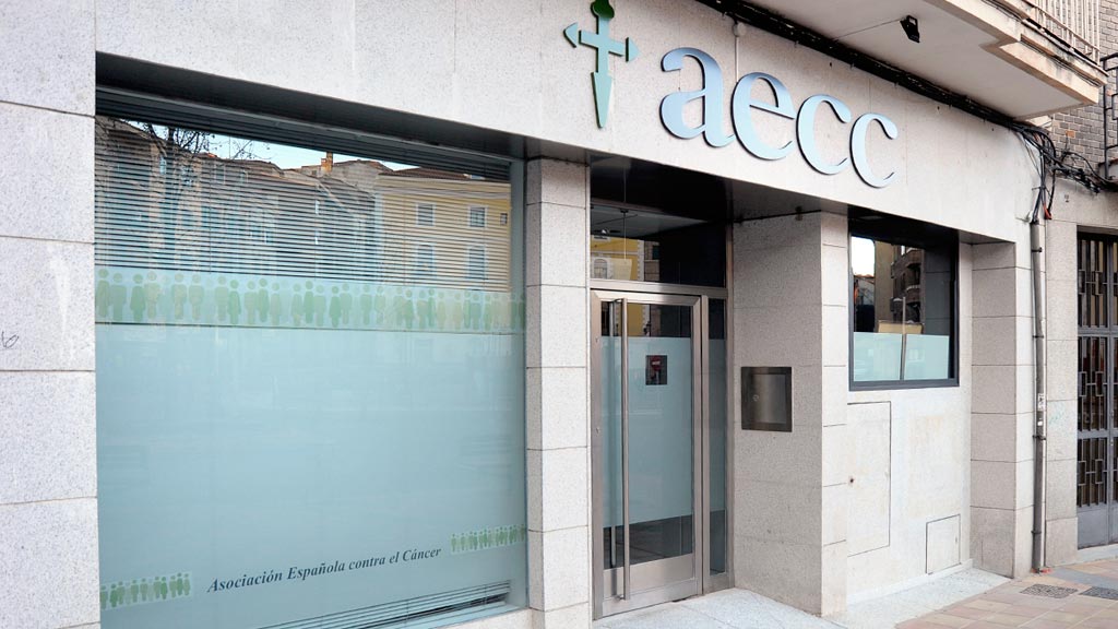 Juan Vicente Cuesta, nuevo presidente de la Asociación Española Contra el Cáncer en Segovia 1 10-1kama_AECC-Sede-Plaza-Somorrostro_KAM4482