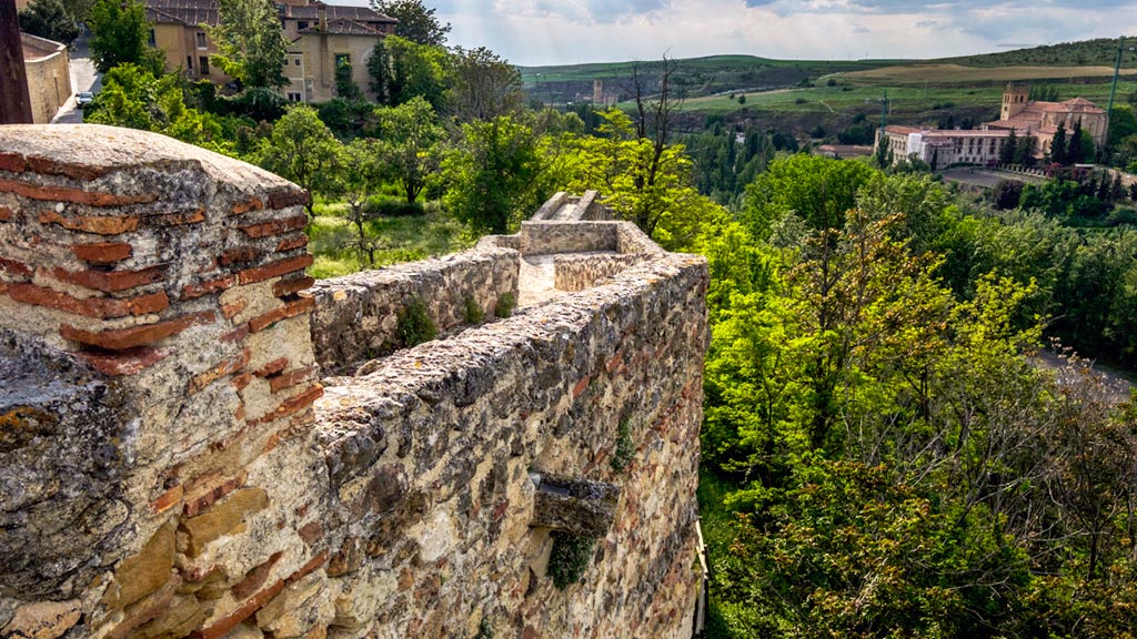 13-1kama_Muralla-Arco-San-Cebrian_KAM9348