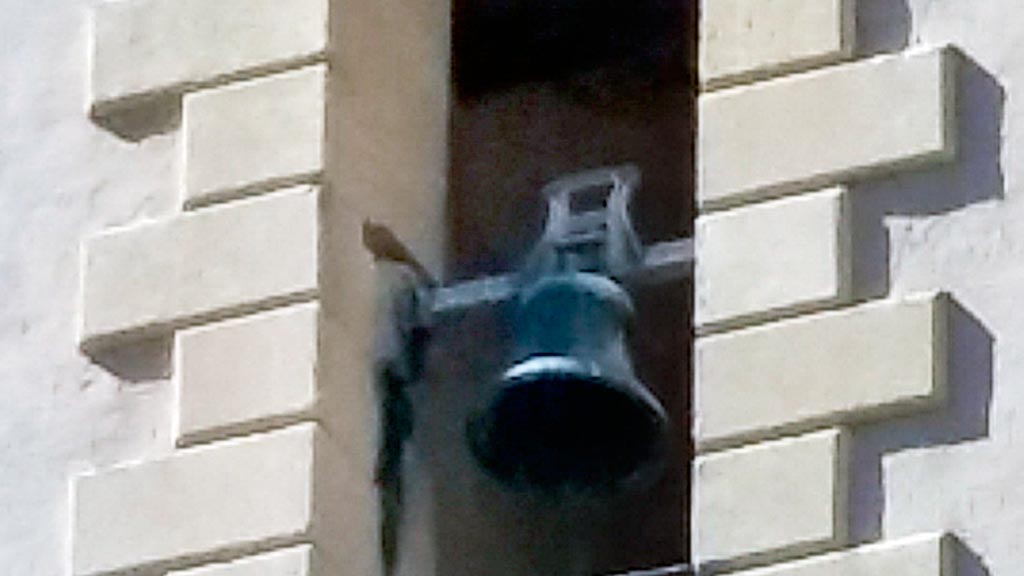 Las campanas tocaban a sonido fúnebre durante Todos los Santos. / A.P.