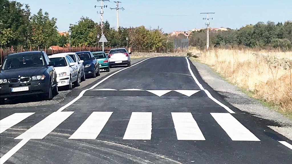 Se han instalado nuevos pasos elevados para mejorar la seguridad. / el adelantado