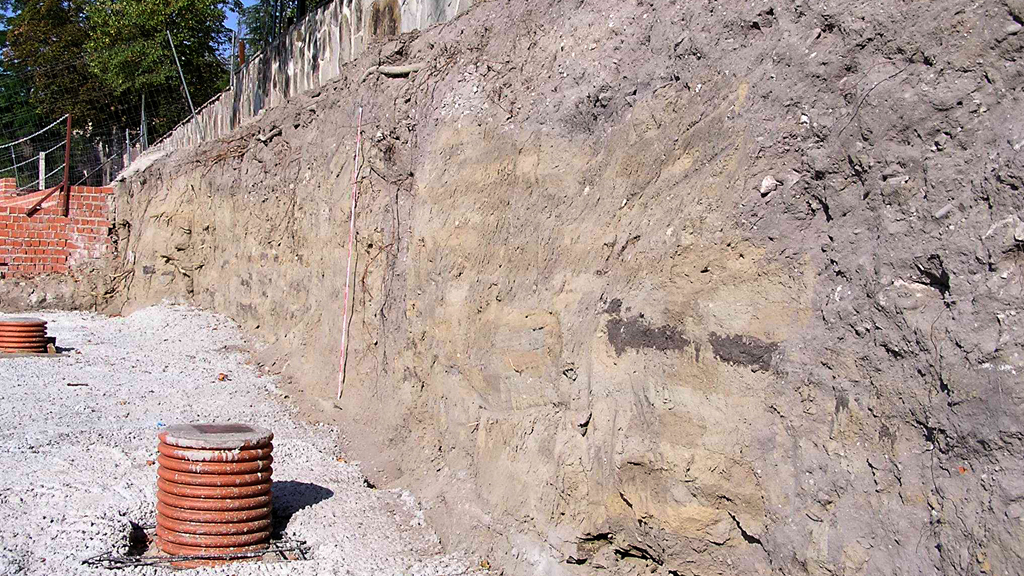 Primeros restos de la muralla Vaccea de Coca que se localizaron.