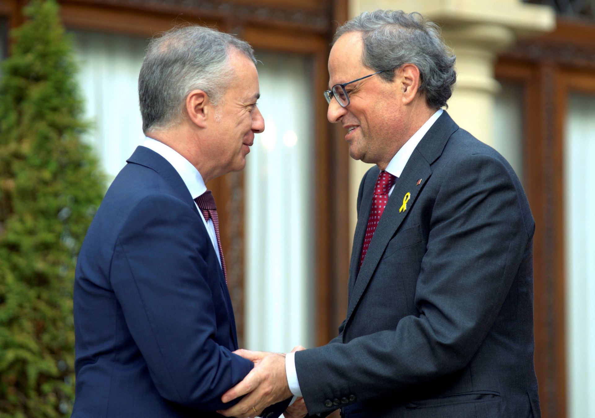 Urkullu y Torra, distanciados a la hora de afrontar el territorio 1 El presidente de la Generalitat, Quim Torra, con el lehendakari, Iñigo Urkullu, en el palacio Ajuria Enea de Vitoria.