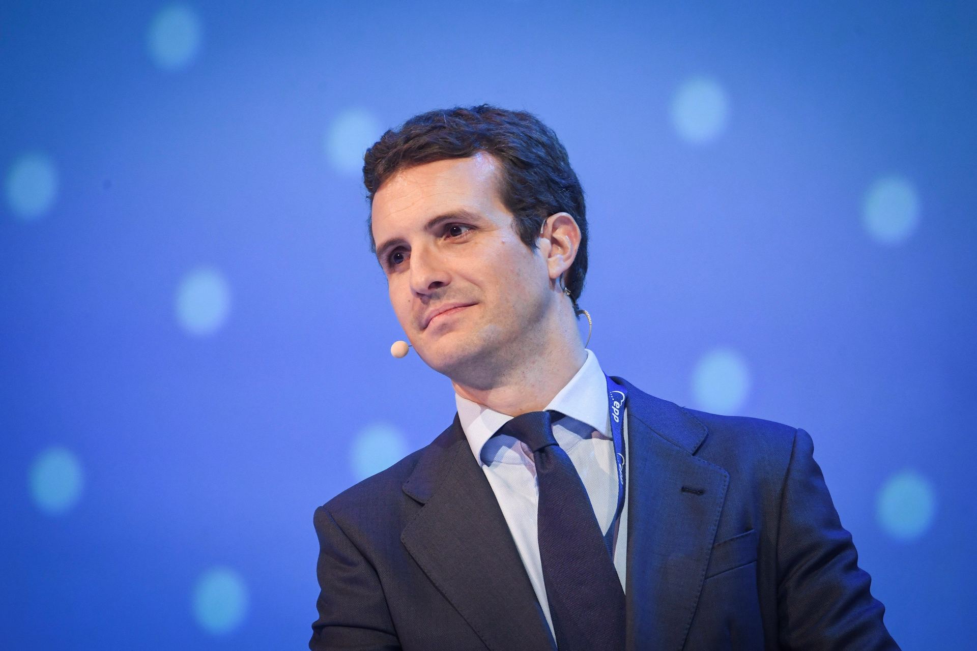 Casado viaja a su primer congreso del PPE, que elige candidato a la Comisión