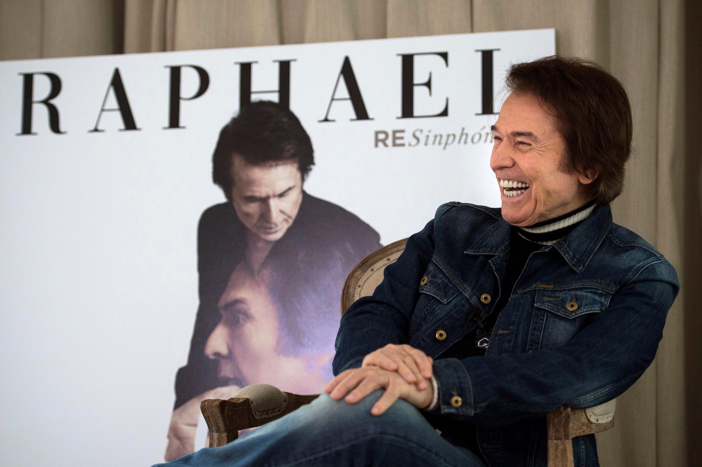 Raphael atiende a la prensa antes de la salida de ‘RESinphónico’, su último disco de estudio plagado de clásicos.
