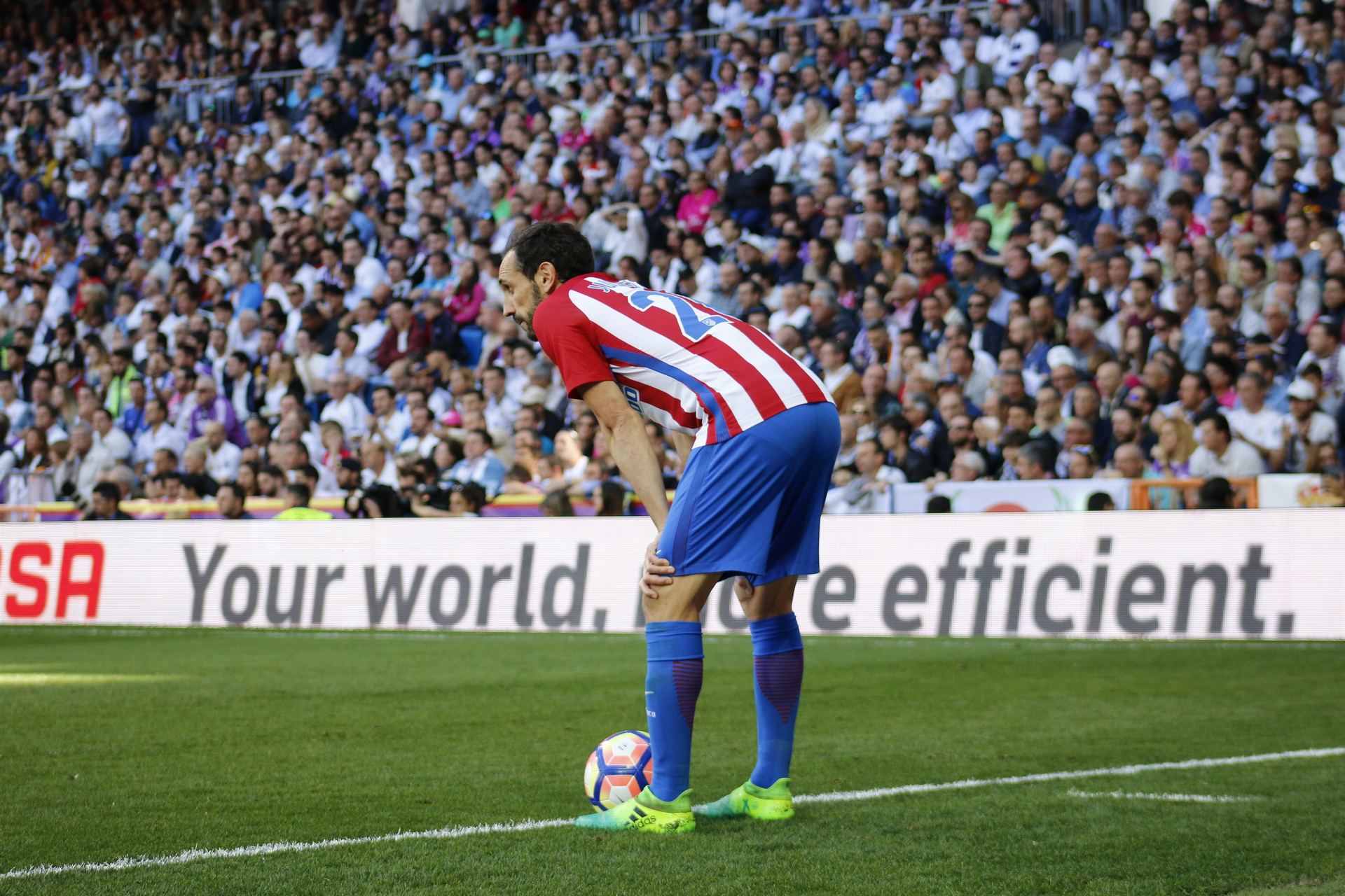 El jugador del Atlético de Madrid Juanfran recalca que su “equipo siempre intenta esforzarse”.