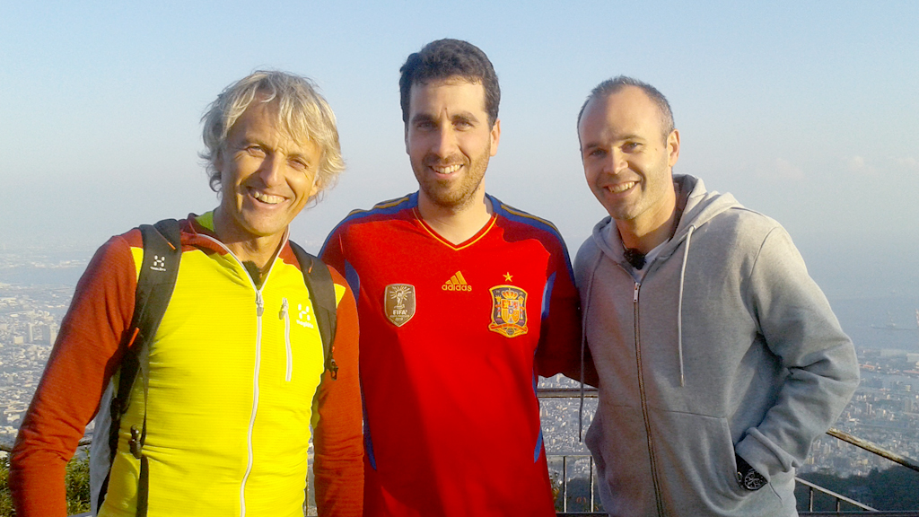 El encuentro con Andrés Iniesta y con Jesús Calleja supuso el colofón al importante viaje del segoviano Mario Martín.