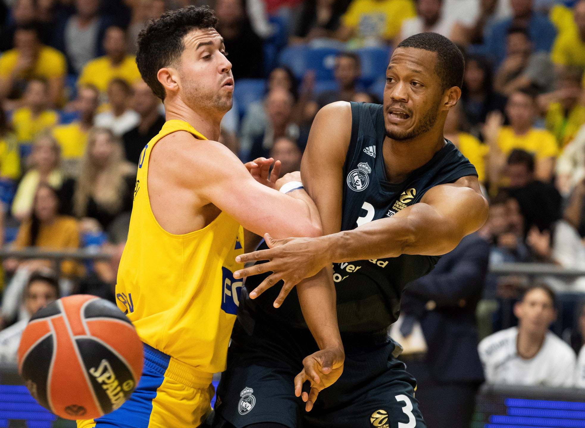Anthony Randolph, ante Angelo Caloiaro.