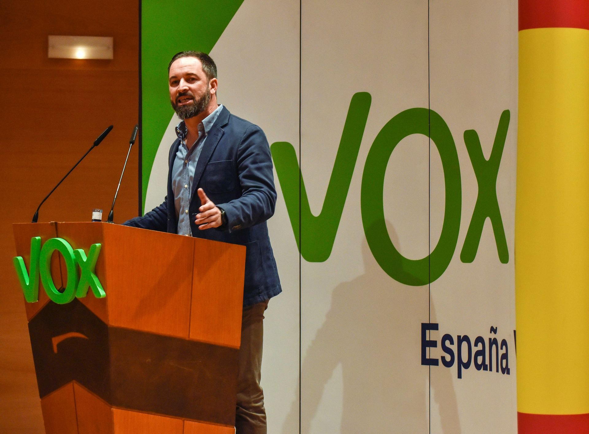 Vox critica que Sánchez se haya convertido en marioneta de Iglesias 1 El presidente de Vox, Santiago Abascal, interviene durante un acto político celebrado en Bilbao.