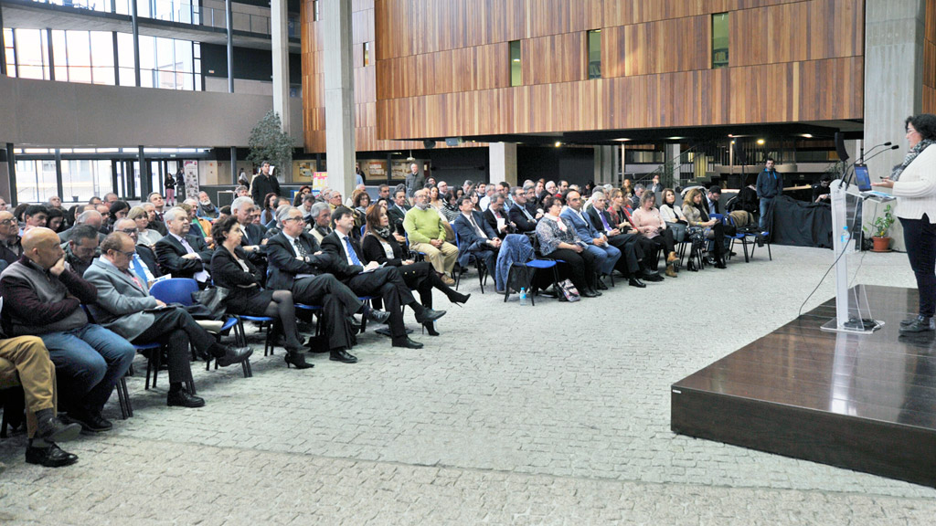 El Ágora del Campus María Zambrano de Segovia congregó a más de un centenar de personas en la jornada sobre el futuro de la provincia./ kamarero