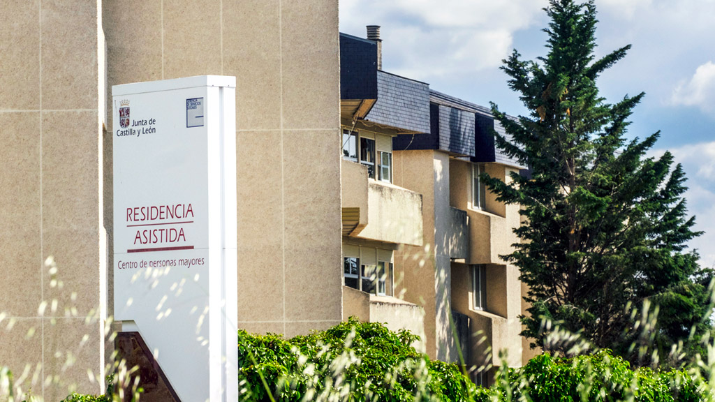 Fachada de la Residencia Asistida de la Tercera Edad, ubicada en la carretera de Soria. / Kamarero