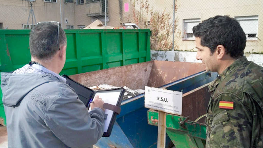 Los auditores de la empresa revisaron a fondo todos los sistemas medioambientales del centro./ EL ADELANTADO