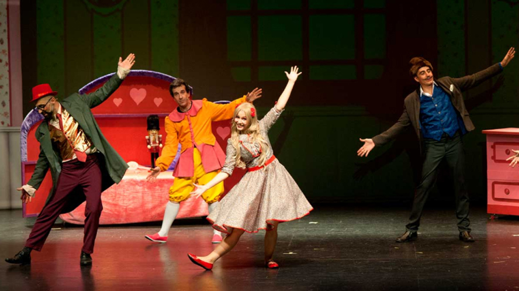 Las funciones tendrán un precio de cinco euros y hay un abono de doce euros para tres funciones.