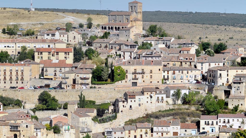 La residencia de mayores de Sepúlveda acoge a personas de toda la comarca. / kamarero