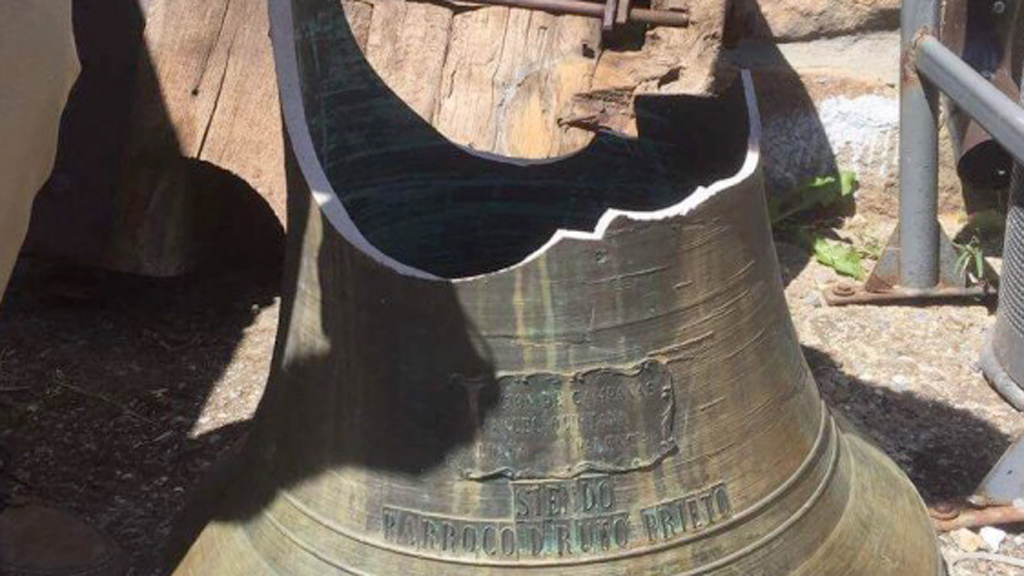 Estado en el que ha quedado la campana./ el adelantado