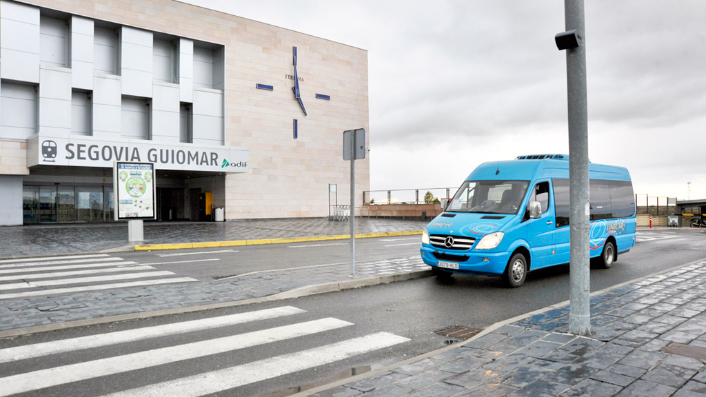La M-8 ampliará la frecuencia de servicios con la estación del tren de alta velocidad. / kamarero