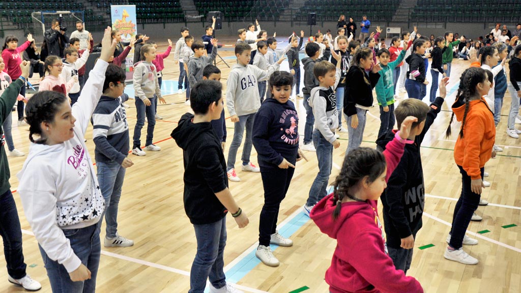 Todo eran nervios hasta que los estudiantes salieron a las tablas del Pedro Delgado para dar lo mejor de sí mismos y demostrar su preparación.
