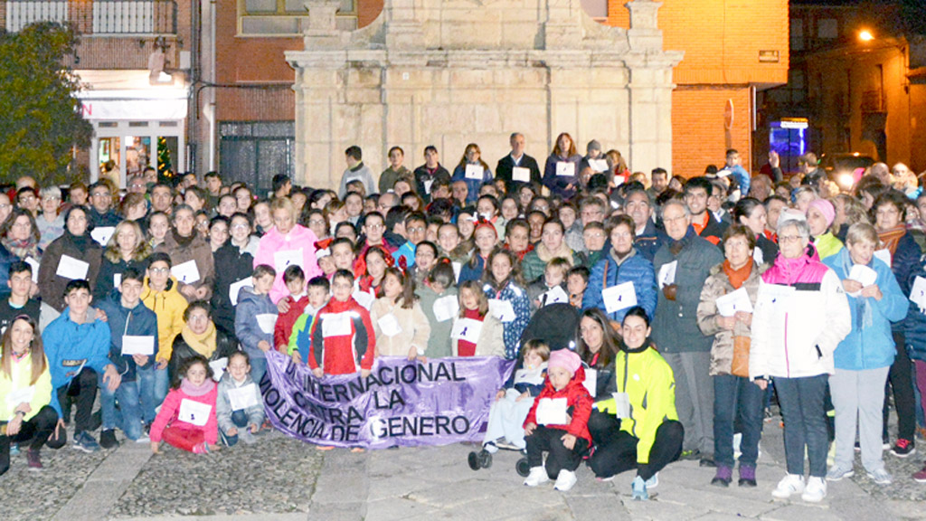 La marcha contó con alrededor de 400 participantes.