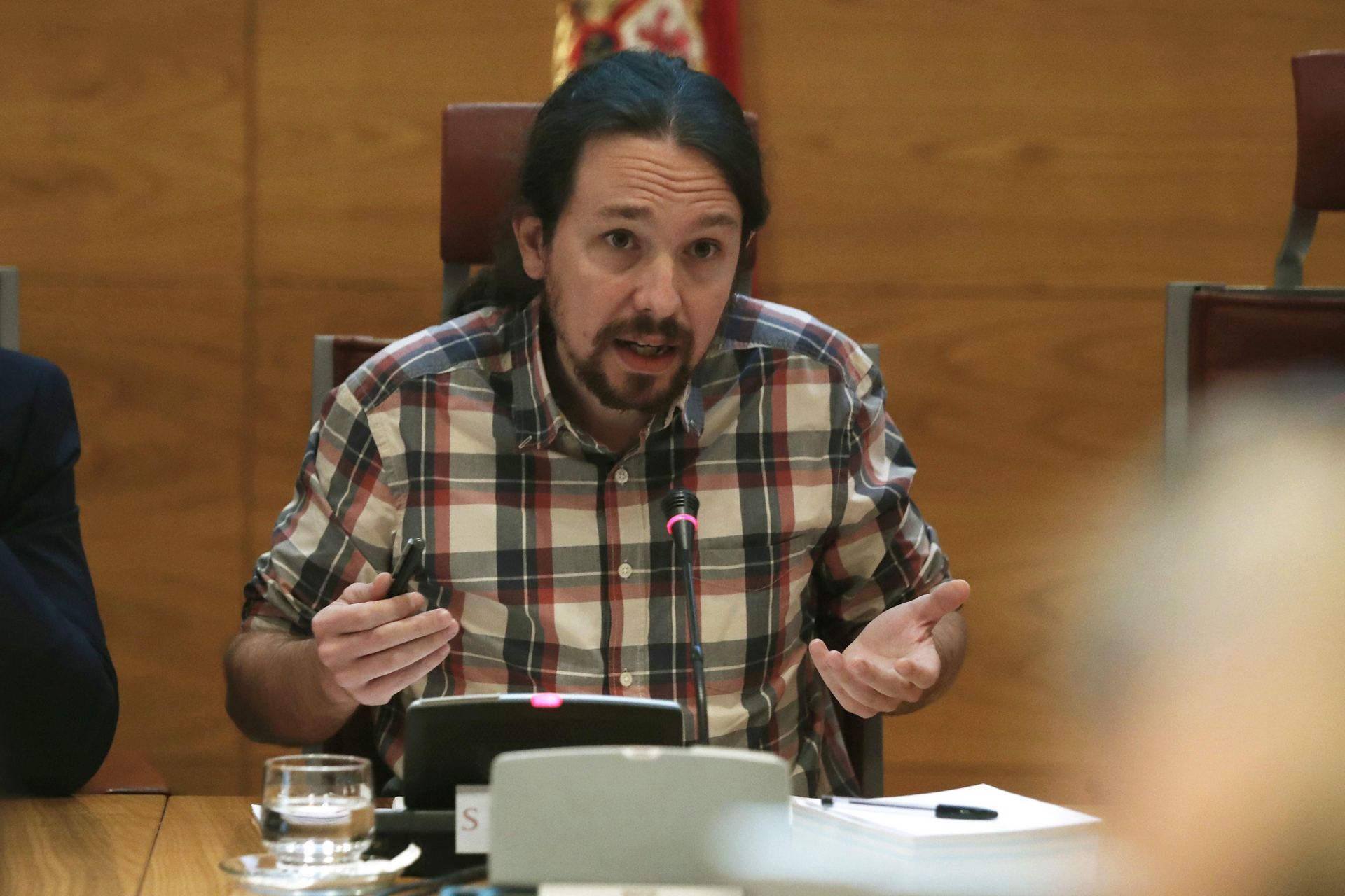 El secretario general de Podemos, Pablo Iglesias, comparece en la Comisión de investigación del Senado. / efe