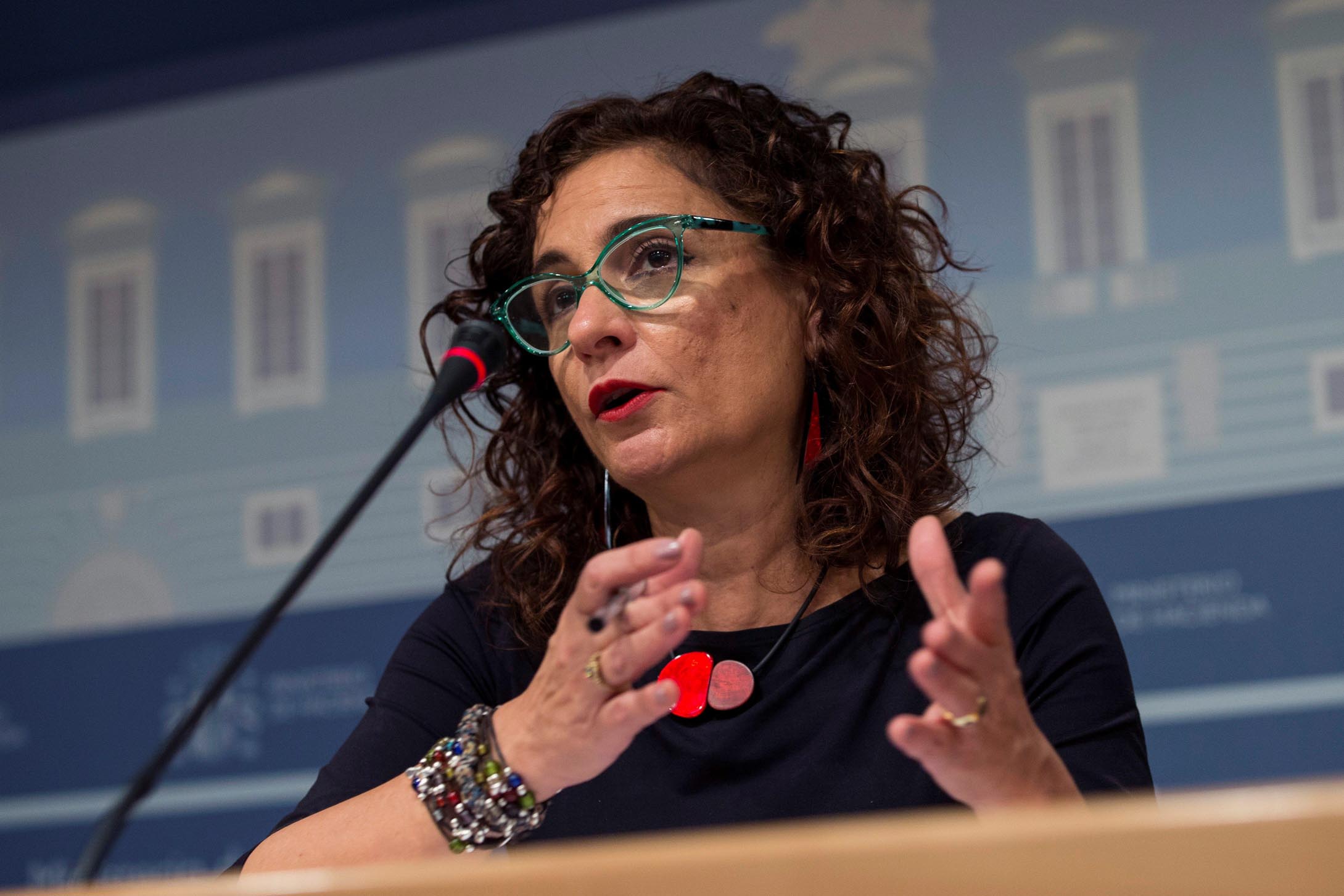 La ministra de Hacienda, María Jesús Montero, da los detalles del proceso de devolución del IRPF.