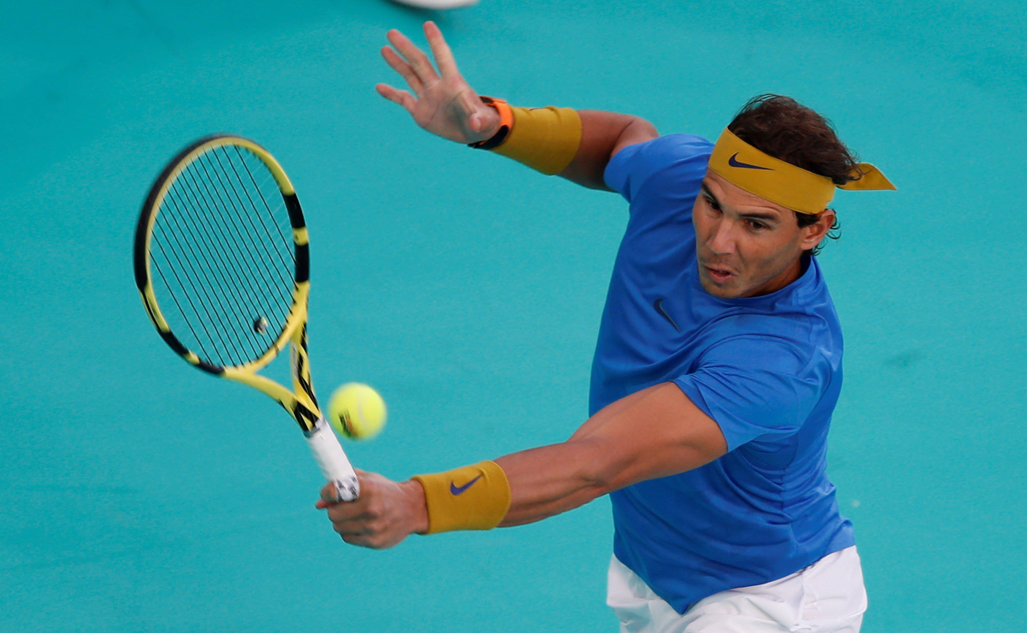 Rafa Nadal devuelve una bola en su partido ante Kevin Anderson.
