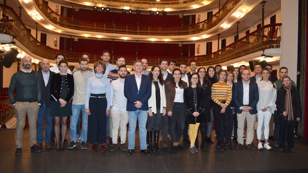 El grupo de ‘Segovianos en el mundo’ de la sexta edición del encuentro, junto a Francisco Vázquez y algunos participantes de reuniones anteriores.