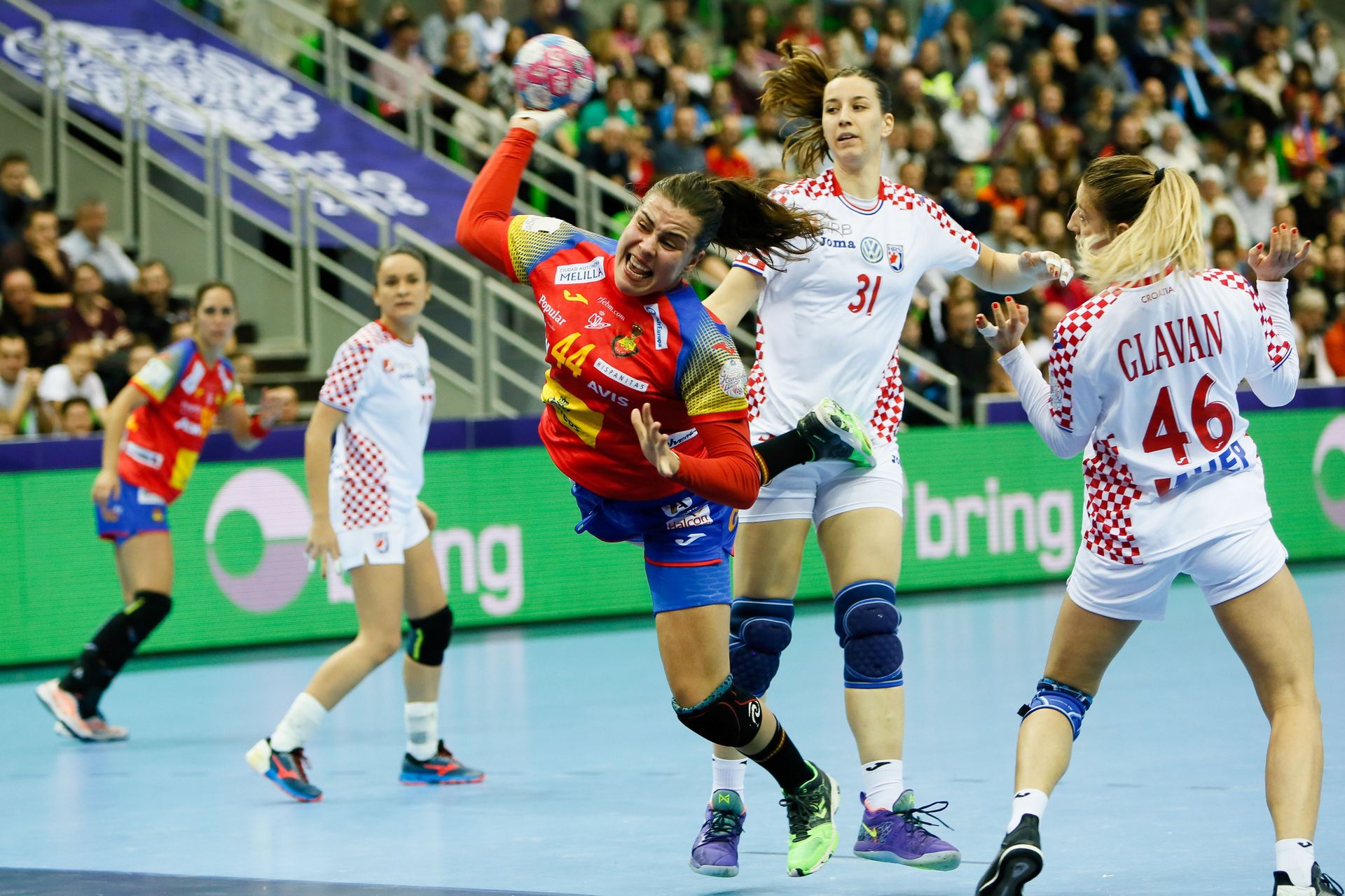 Las ‘Guerreras’ se estrenan con un gran triunfo sobre Croacia 1 Ainhoa Hernández Serrador durante el partido contra Croacia en el L’Axone de Montbeliard, Francia.