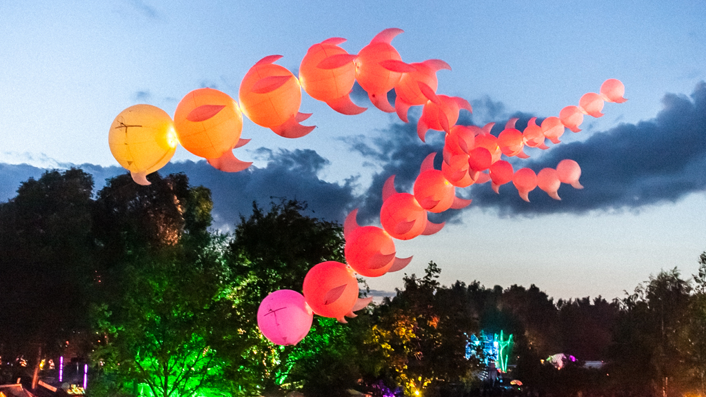 Uno de los espectáculos de la compañía francesa Aérosculpture, que este año participa en la Cabalgata de Segovia. E. A.