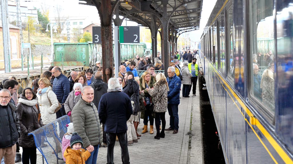 56-1kama_Estacion-Tren-Renfe-130-Aniversario-Segovia-Villalba_KAM9197