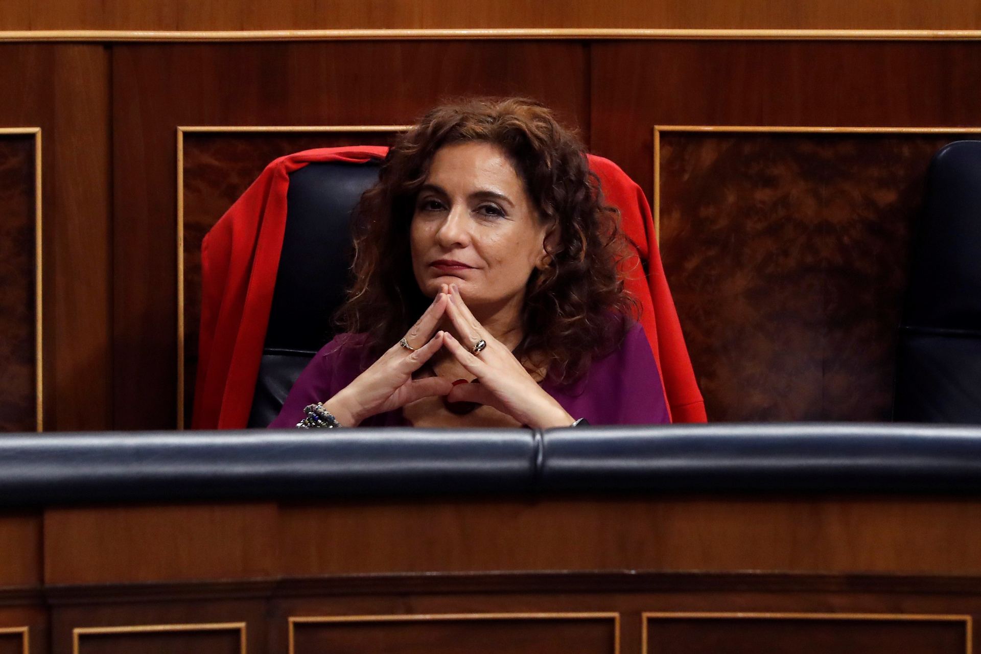 La ministra de Hacienda María Jesús Montero, en el Congreso. / efe