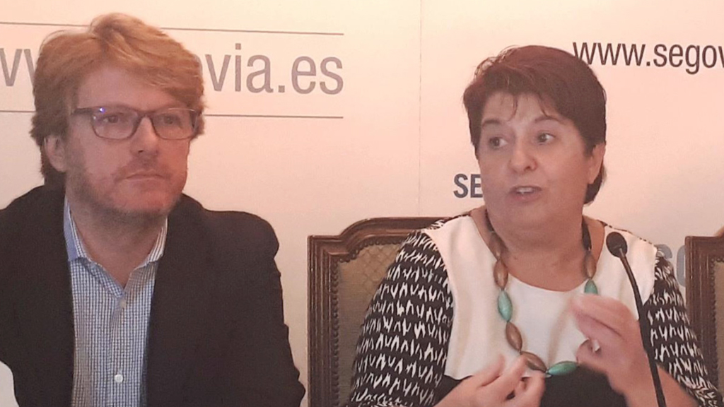 El concejal de Hacienda, Jesús García Zamora, junto a la alcaldesa, Clara Luquero, el pasado mes de noviembre. / E. A.