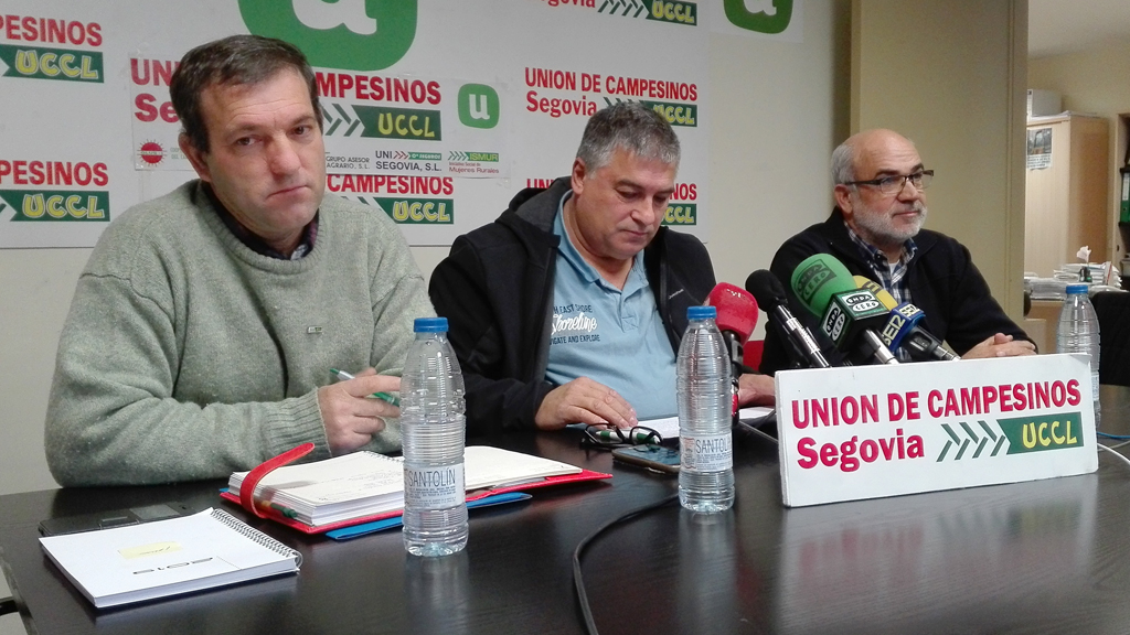 José Manuel Bermejo, Juan Manuel Palomares, y Fernando de la Fuente, en la presentación del balance anual. / E. A.