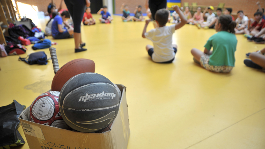 Los niños realizan actividades deportivas, plásticas, y lúdicas durante los períodos de vacaciones escolares. / KAMARERO