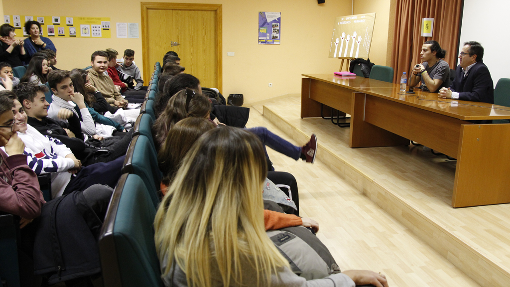 Los alumnos del IES ‘Giner de los Ríos’ fueron los primeros en disfrutar del coloquio de Ahmed Ali.