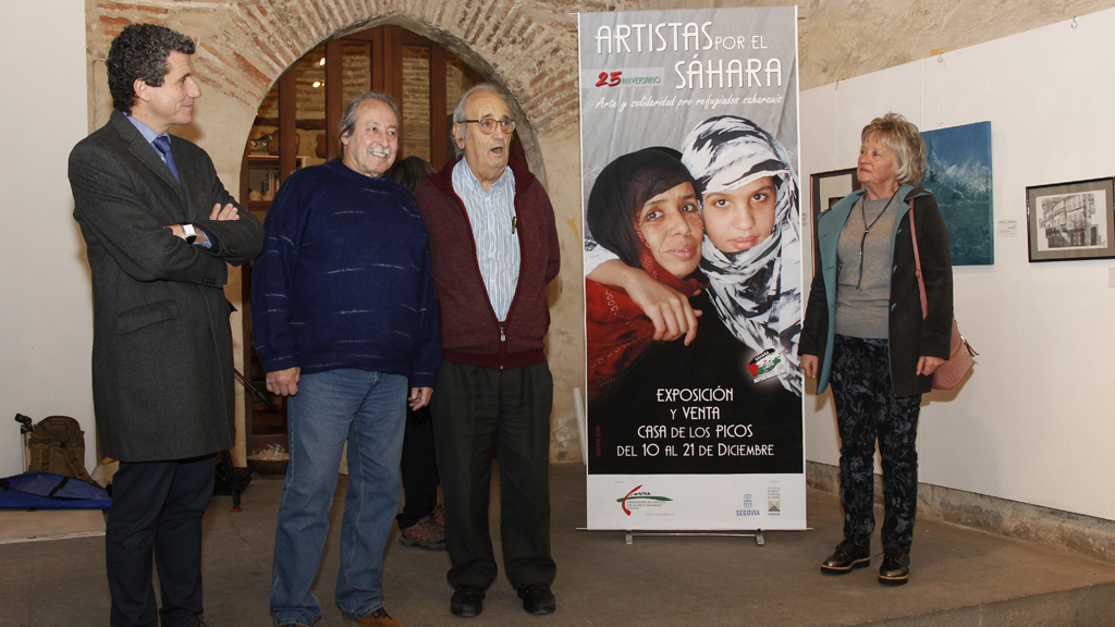 Inauguración de la exposición instalada en la Escuela de Arte y Superior de Diseño Casa de los Picos. / NEREA LLORENTE