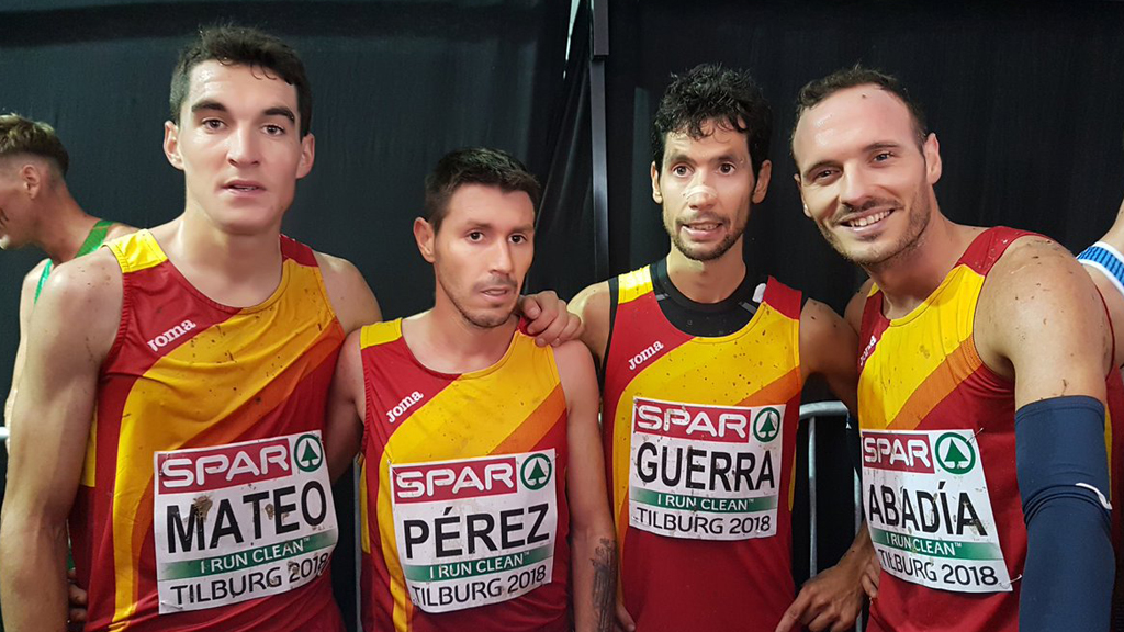 Los atletas de la Selección Española de campo a través Daniel Mateo, Juan Antonio ‘Chiki’ Pérez, el segoviano Javier Guerra y Antonio Abadía, en Tilburg. / RFEA