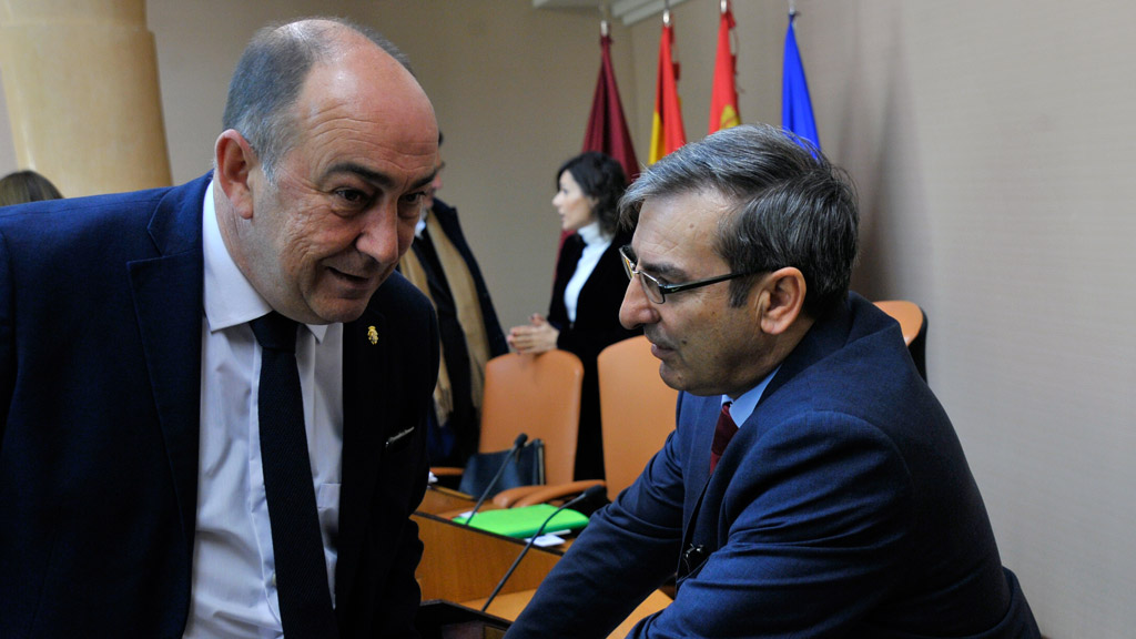Miguel Ángel de Vicente (izq.), junto al diputado Sanz Merino. / kamarero