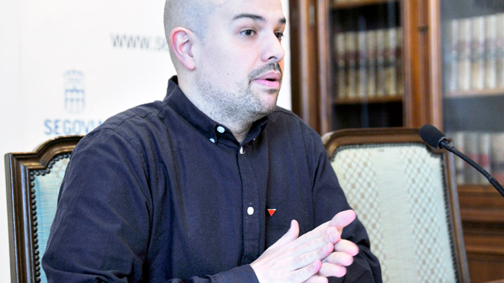 El portavoz de Izquierda Unida en el Ayuntamiento, Ángel Galindo. / KAMARERO