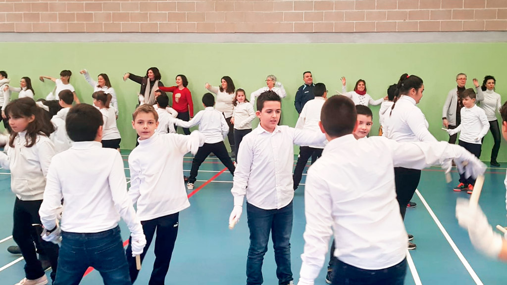 Coreografía de los alumnos del colegio Martín Chico. / E.A.