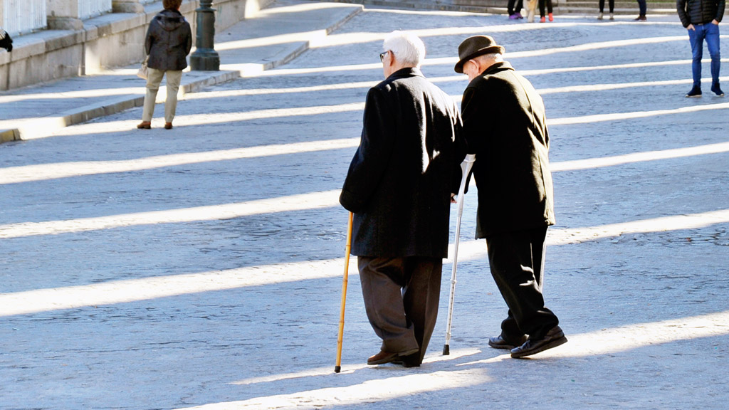 Los pensionistas por jubilación suponen el grupo más numeroso, tanto en Segovia como en toda España. / KAMARERO