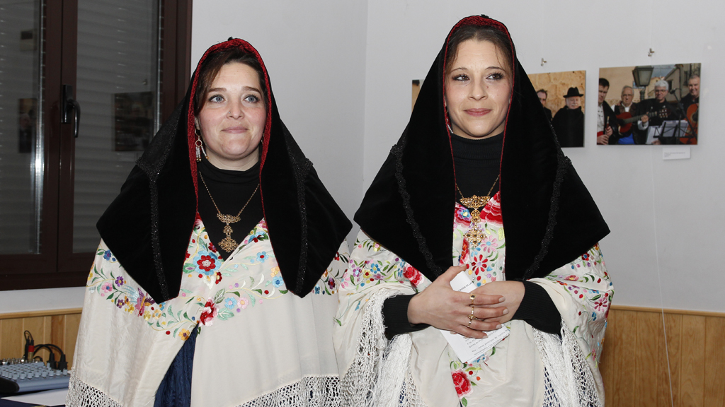 Elisabet y Débora Velasco Otero, alcaldesas de Zamarramala. / NEREA LLORENTE