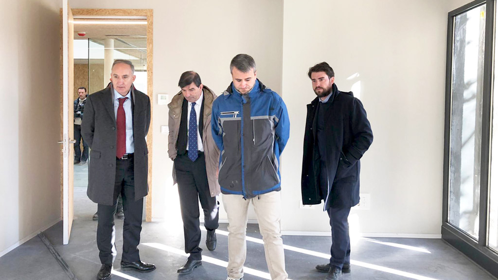 El rector visita las obras de la segunda fase del campus./E. A.