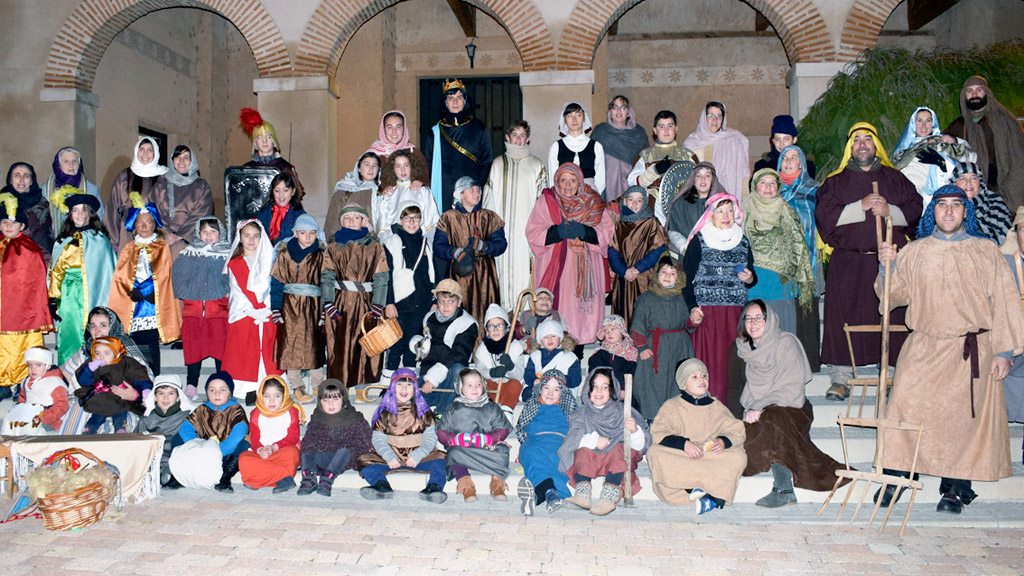 Un gran número de vecinos no dudó en formar parte del gran belén viviente de la localidad.
