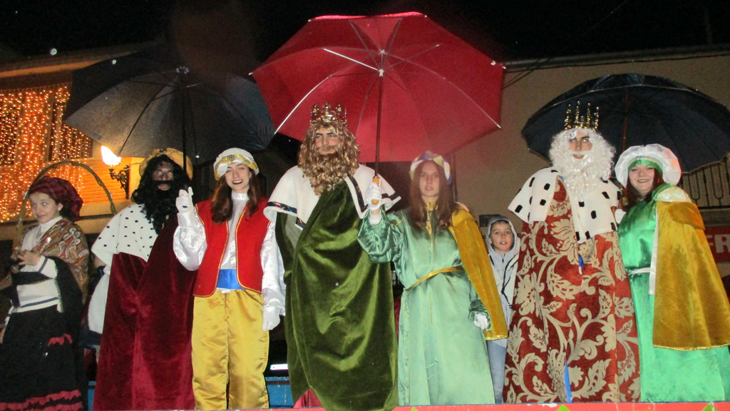 Los Reyes Magos, durante su estancia el año pasado en Cantimpalos. / Lourdes matarranz