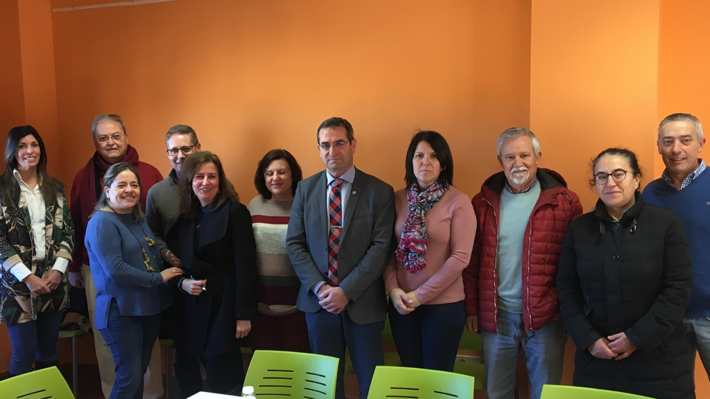 El diputado delegado Jaime Pérez en la reunión celebrada en Espirdo la pasada semana. / E. A.