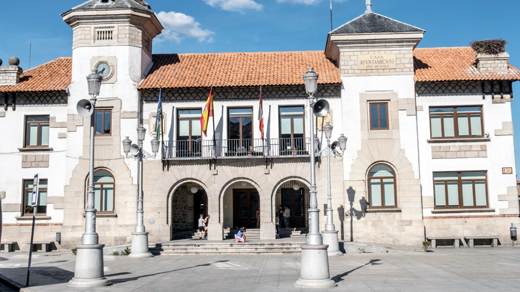 El Ayuntamiento anima a los vecinos a presentar sus mejores fotos del año pasado. / kamarero