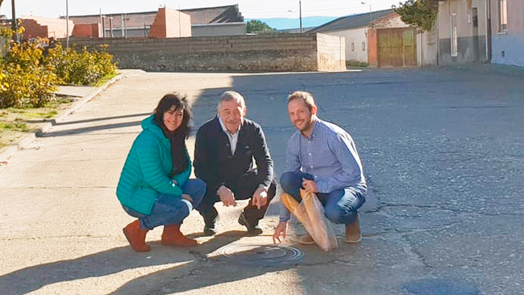 Un momento de la visita realizada por el PSOE a Aldea Real. / el adelantado