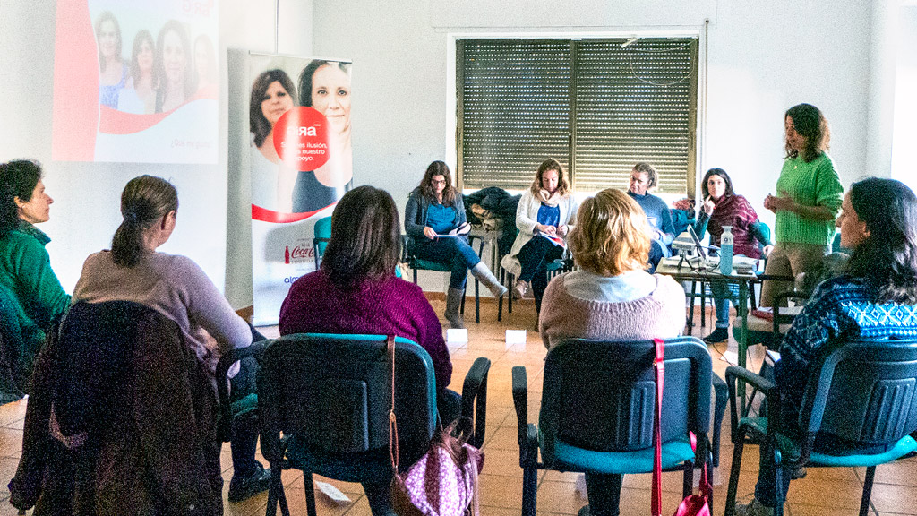 Un momento de uno de los encuentros en el centro cultural. / JOSÉ REDONDO