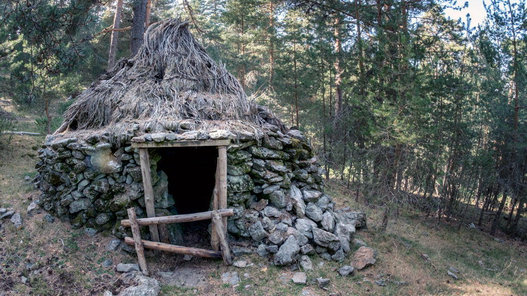 Un chozo pastoril en la Sierra de Guadarrama construido con esta técnica arquitectónica. / KAMARERO